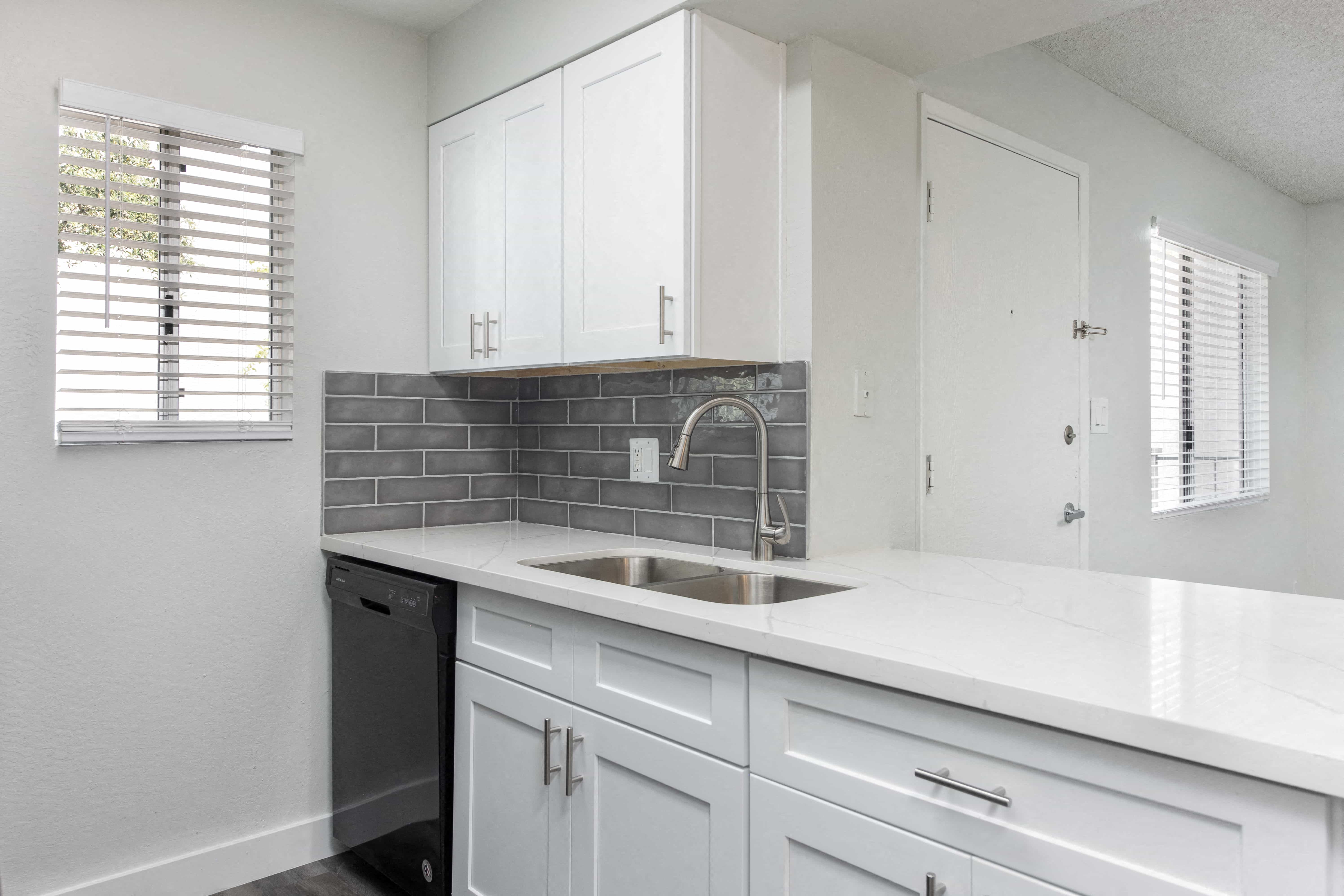 Camelback Cove Apartments photo 5